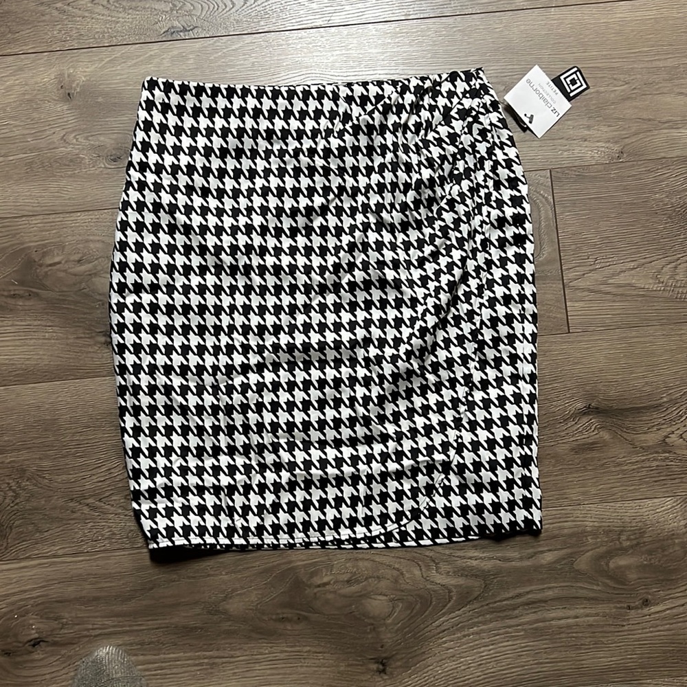 Liz Claiborne houndstooth skirt